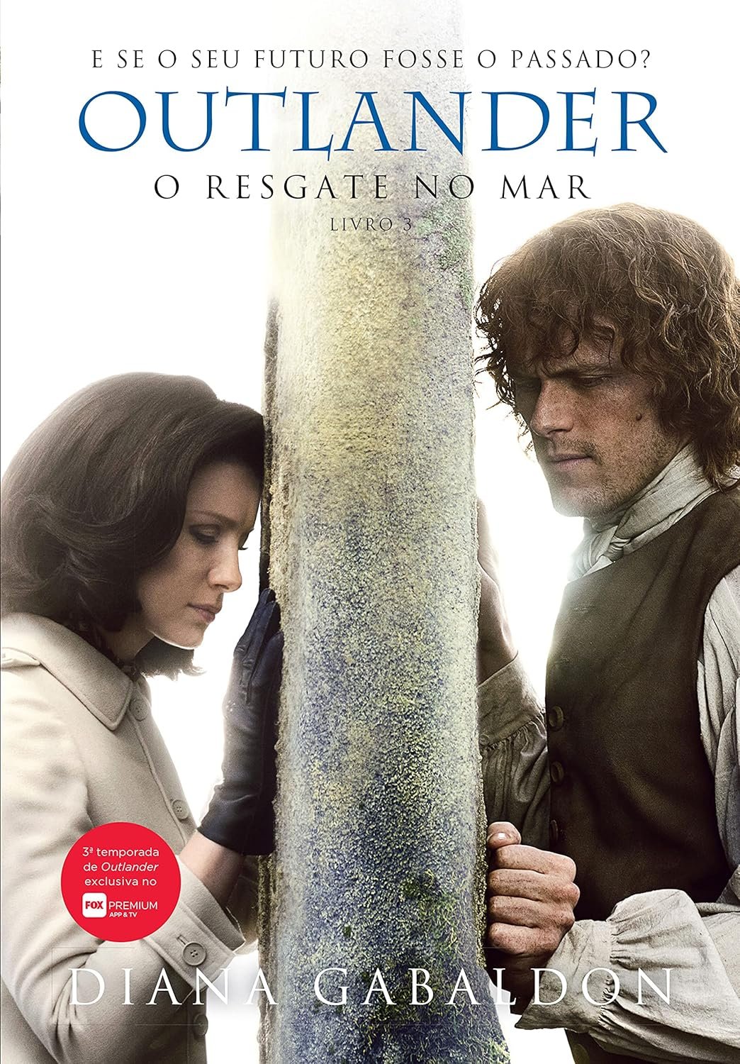 Capa do livro O Resgate no Mar de Diana Gabaldon, terceiro volume da série Outlander com Claire Randall e Jamie Fraser