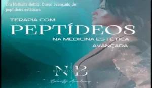 Profissional de estética estudando o curso avançado de peptídeos da Dra. Nathalia Bettio