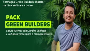 Aluno instalando jardim vertical após o curso Formação Green Builders