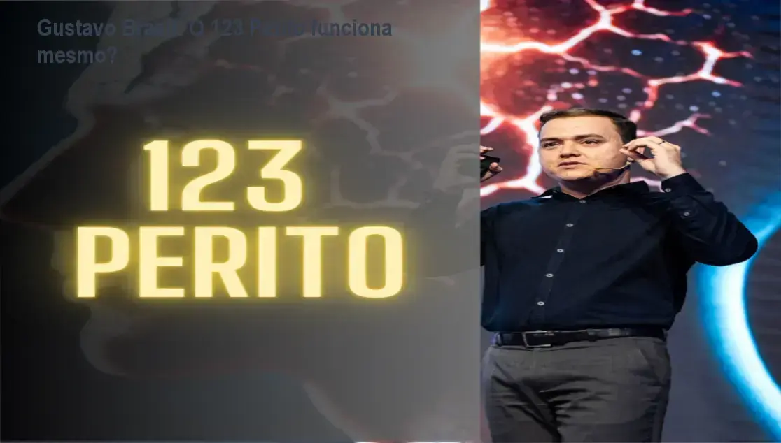 Profissional utilizando microscópio digital para análise de documentos em curso de perícia grafotécnica